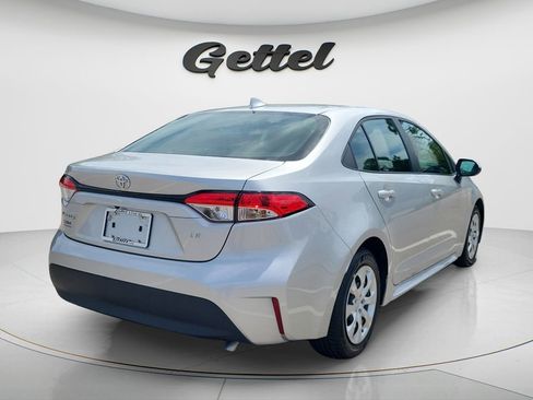 Used 2025 Toyota Corolla LE FWD image 5