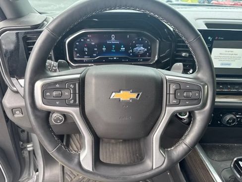 Used 2025 Chevrolet Silverado 1500 LT AWD/4WD image 29