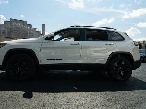 Used 2019 Jeep Cherokee Latitude Plus AWD/4WD image 7