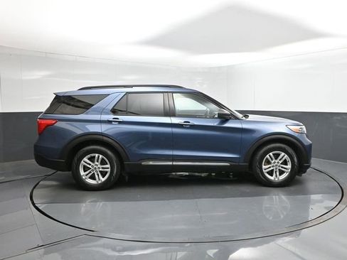 Used 2020 Ford Explorer XLT w/ Equipment Group 202A RWD image 11