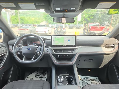 Used 2025 Ford Explorer ST-Line w/ ST-Line Street Pack AWD/4WD image 15