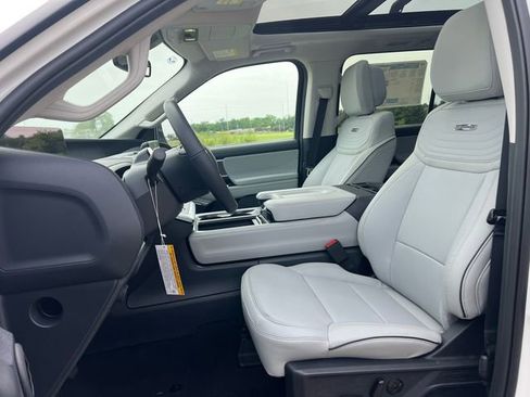 New 2026 Ford Expedition Max Platinum w/ Platinum Ultimate Package AWD/4WD image 4