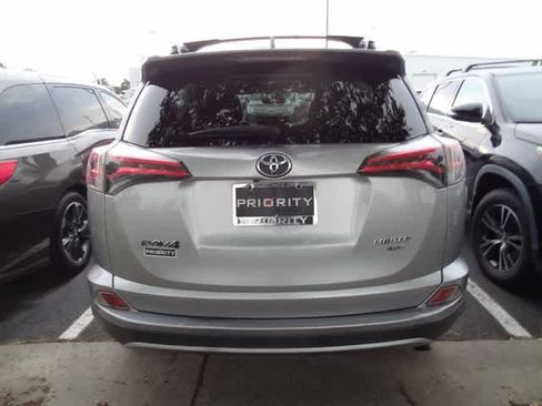 Used 2018 Toyota RAV4 Limited AWD/4WD image 6
