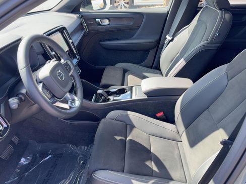 Certified 2024 Volvo XC40 Recharge Ultimate w/ Protection Package Premier image 5