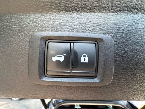 Used 2022 Mitsubishi Outlander SE AWD/4WD image 37