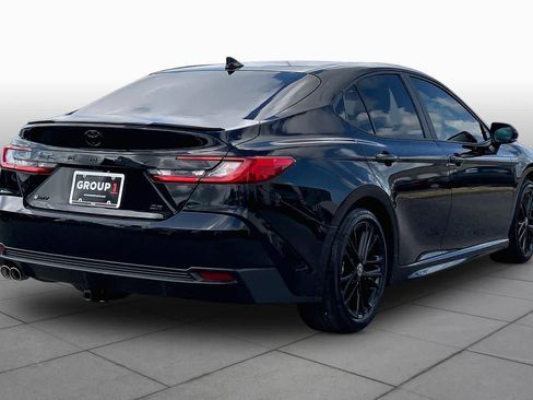 Used 2025 Toyota Camry SE FWD image 13