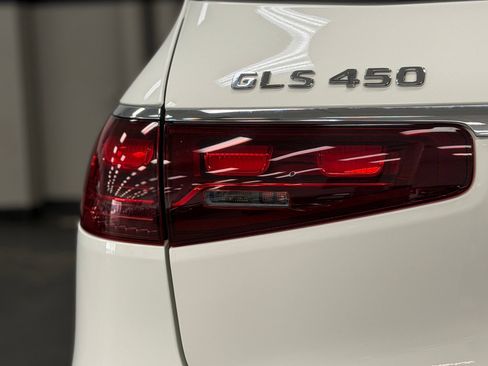 Used 2024 Mercedes-Benz GLS 450 4MATIC image 13