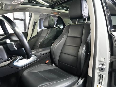 Used 2024 Mercedes-Benz GLE 450e 4MATIC image 30
