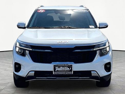 Used 2025 Kia Seltos EX FWD image 4