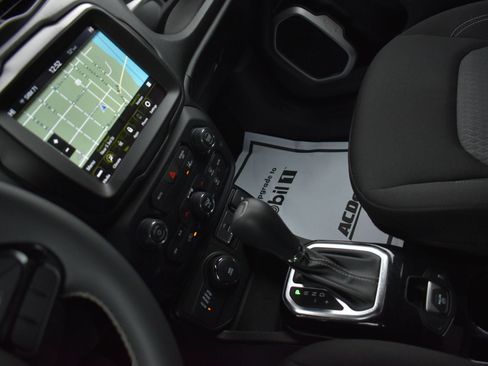 Used 2021 Jeep Renegade Latitude image 22