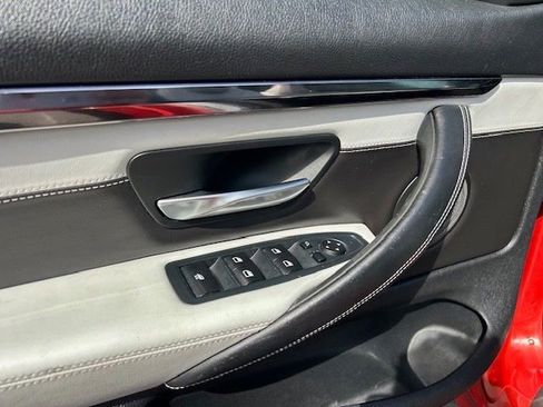 Used 2016 BMW M4 Convertible RWD image 16