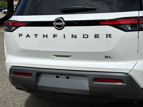 New 2026 Nissan Pathfinder SL FWD image 25