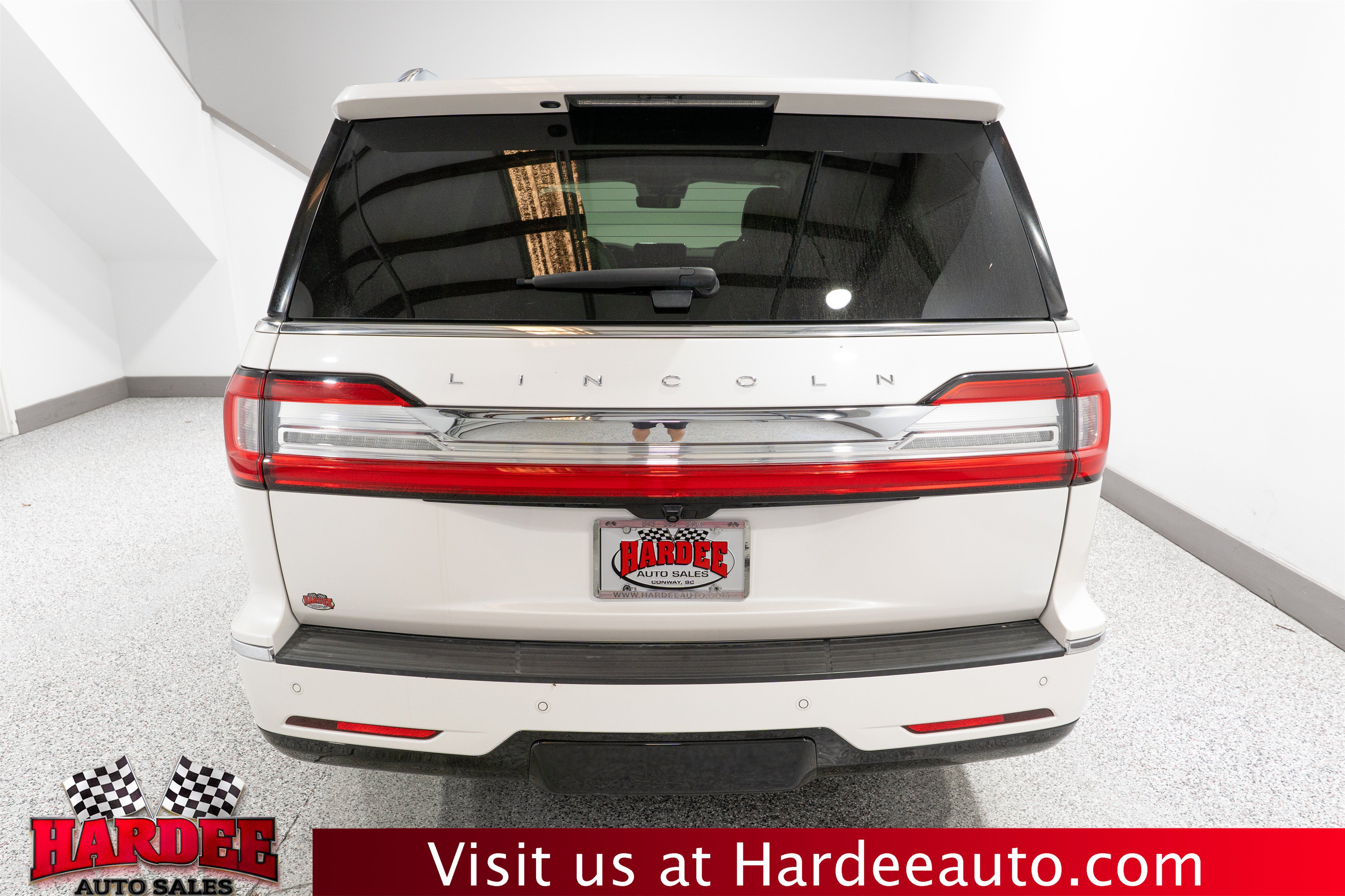 Used 2019 Lincoln Navigator Reserve AWD/4WD image 4