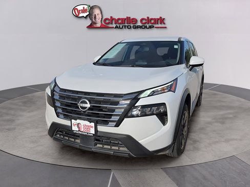 Used 2024 Nissan Rogue SV AWD/4WD image 11