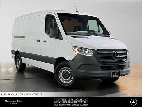 Used 2025 Mercedes-Benz Sprinter 2500 image 1