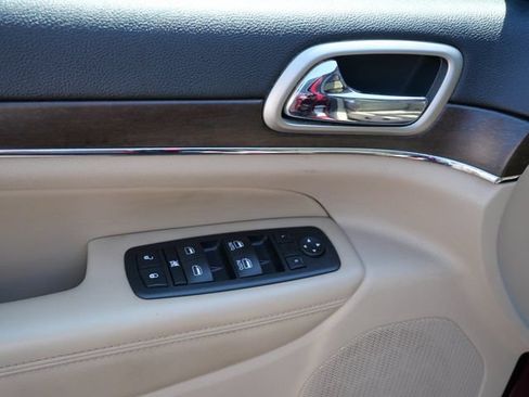 Used 2016 Jeep Grand Cherokee Limited AWD/4WD image 14