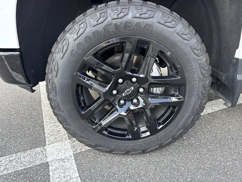 Used 2026 Chevrolet Silverado 1500 LT Trail Boss w/ LT Trail Boss Premium Package AWD/4WD image 34