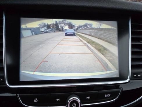 Used 2019 Buick Encore Sport Touring image 38