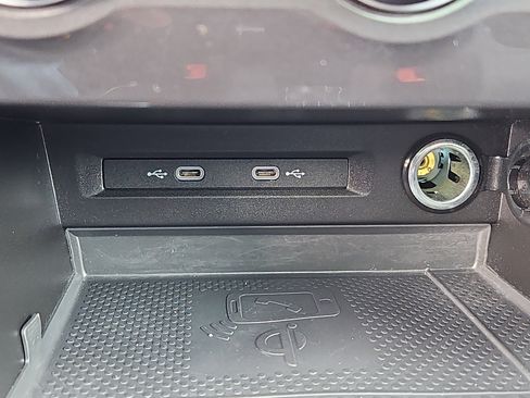 Certified 2021 Volkswagen Tiguan SE w/ Panoramic Sunroof Package image 12