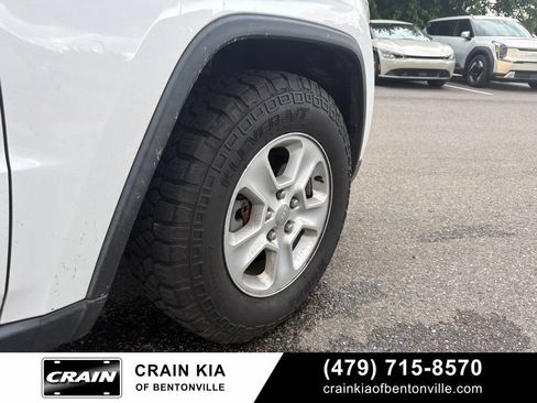 Used 2015 Jeep Grand Cherokee Laredo w/ Quick Order Package 23E RWD image 7
