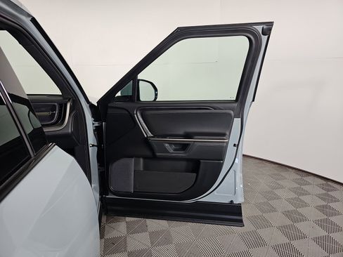 Used 2025 Rivian R1T Adventure image 18