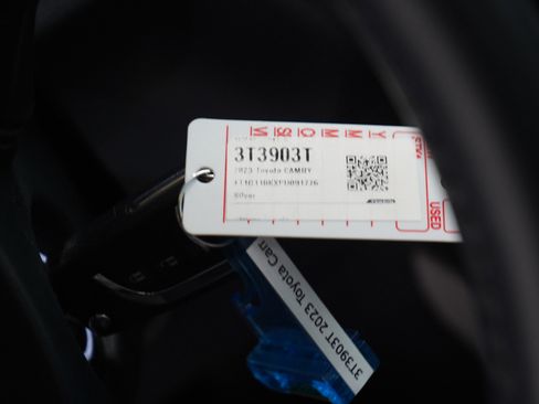 Used 2023 Toyota Camry SE image 27