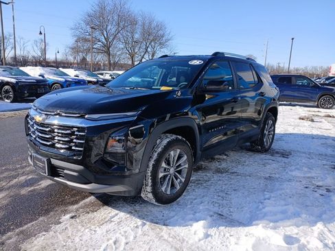 Used 2025 Chevrolet Equinox LT image 4