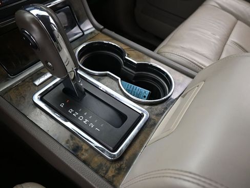 Used 2016 Lincoln Navigator Select image 29