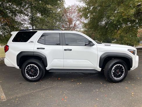 Used 2025 Toyota 4Runner TRD Off-Road image 2