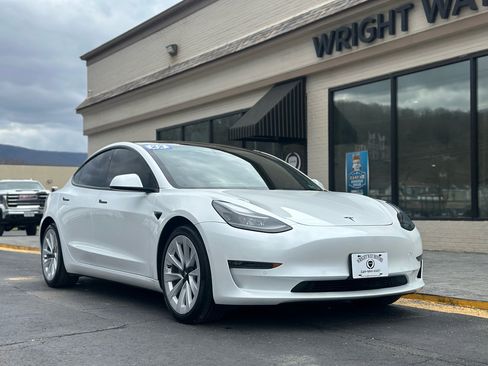 Used 2022 Tesla Model 3 Long Range image 1