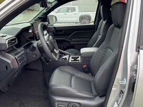 Used 2026 Toyota 4Runner TRD Off-Road Premium AWD/4WD image 6