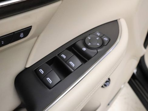 Used 2023 Buick Envision Avenir image 8