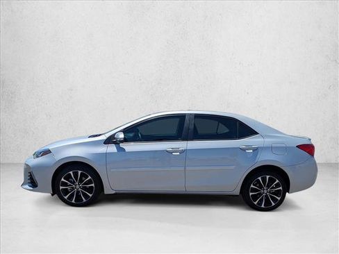 Used 2017 Toyota Corolla SE w/ SE Premium Package FWD image 9