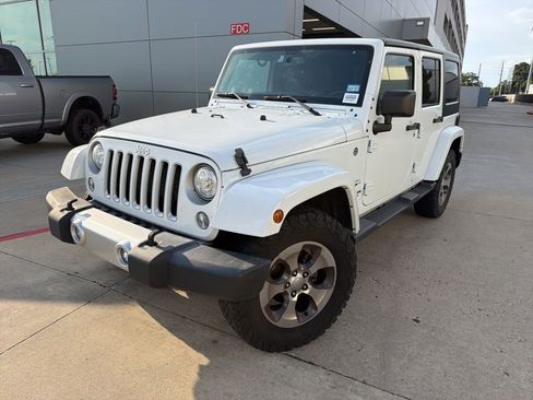 Used 2017 Jeep Wrangler Unlimited Sahara w/ Connectivity Group AWD/4WD image 1