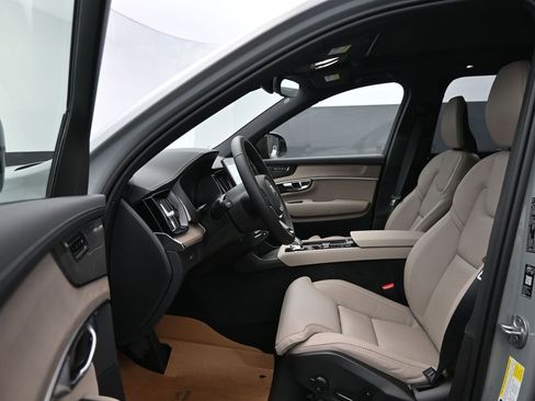 New 2026 Volvo XC90 B6 Ultra w/ Protection Package Premier AWD/4WD image 11