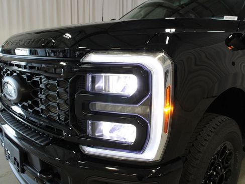 New 2026 Ford F250 Lariat w/ Black Appearance Package AWD/4WD image 34