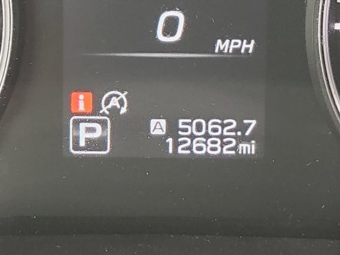 Used 2025 Subaru Outback Premium image 31