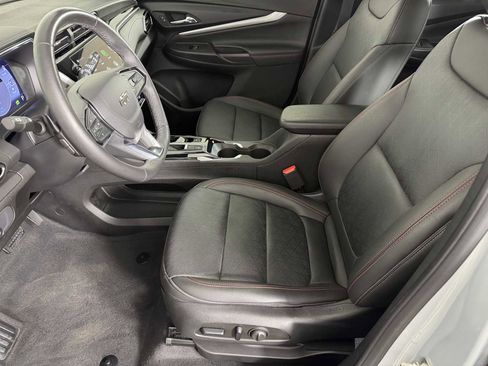 Used 2023 Chevrolet Bolt EUV LT w/ Convenience Package FWD image 7