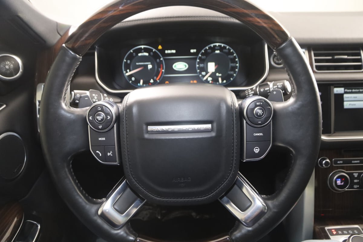 Used 2016 Land Rover Range Rover Supercharged AWD/4WD image 32