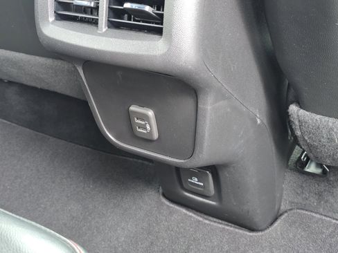 Certified 2022 Chevrolet Equinox RS w/ Infotainment Package image 27