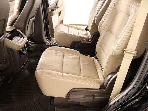 Used 2022 Lincoln Navigator Reserve image 13