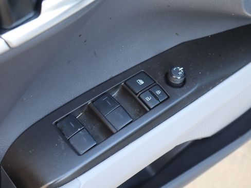 Used 2023 Toyota Camry SE AWD/4WD image 18