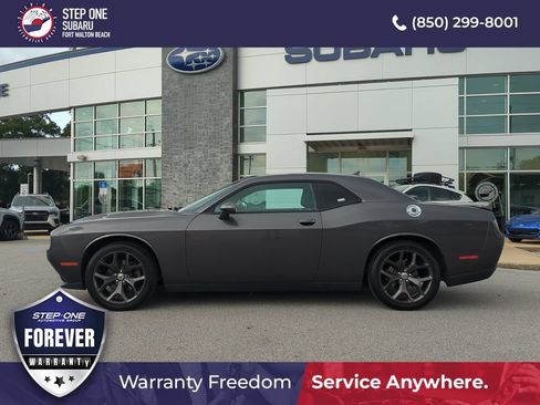 Used 2018 Dodge Challenger SXT Plus RWD image 4