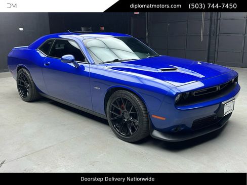 Used 2018 Dodge Challenger R/T Plus image 9