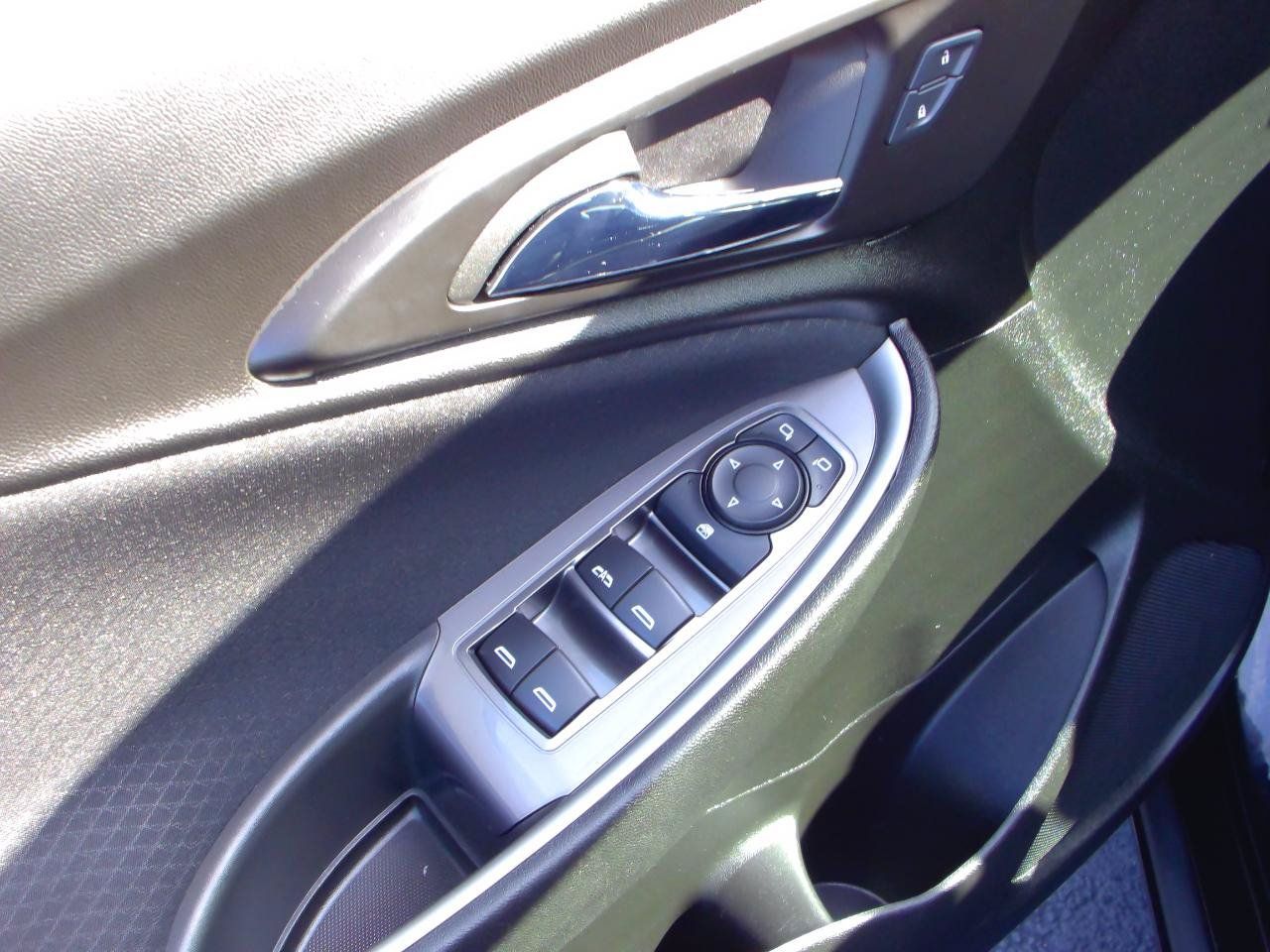 Used 2024 Chevrolet Malibu LT FWD image 12