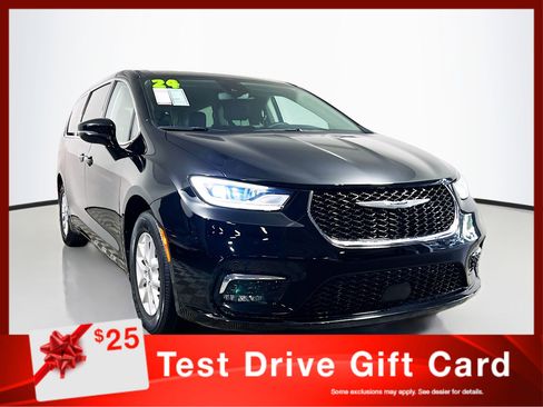 Used 2024 Chrysler Pacifica Touring-L FWD image 1