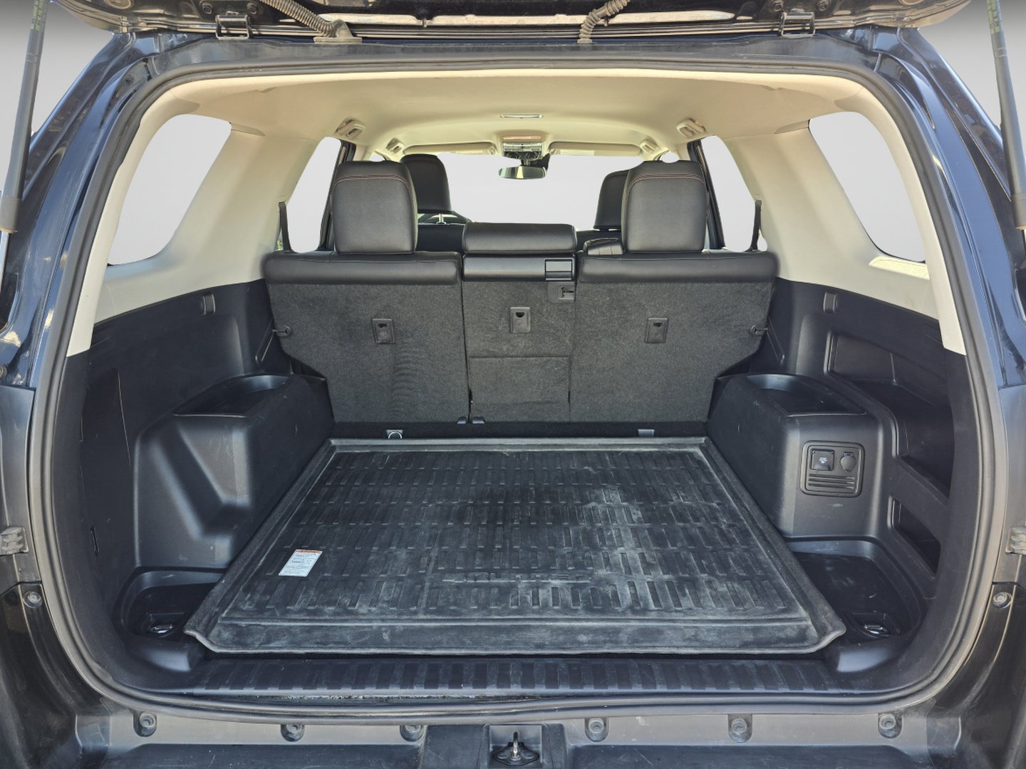 Used 2020 Toyota 4Runner TRD Off-Road Premium AWD/4WD image 28