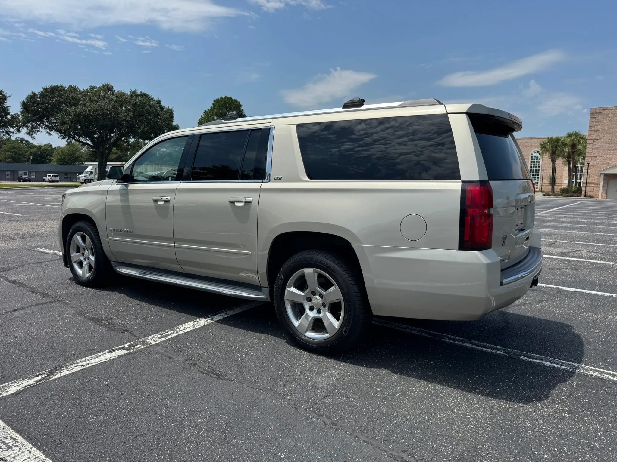 Used 2015 Chevrolet Suburban LTZ AWD/4WD image 8