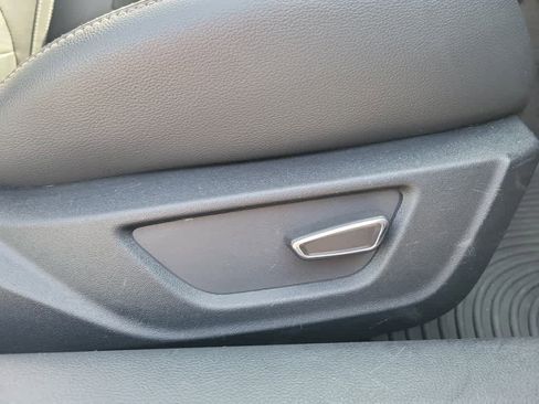Used 2018 Ford Mustang Premium RWD image 31