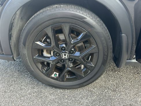 Used 2024 Honda HR-V Sport image 11